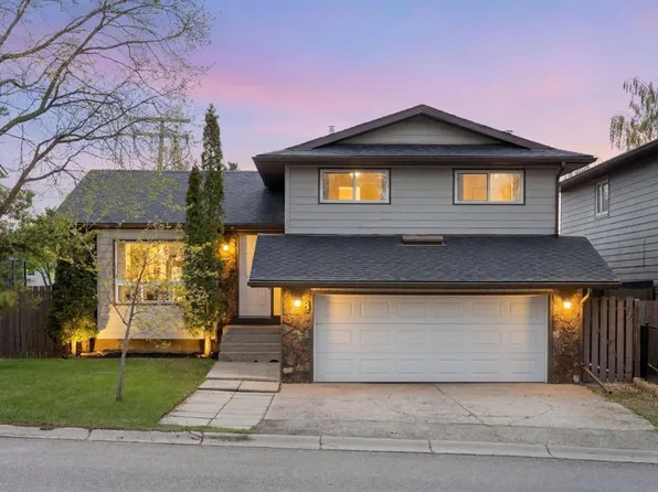 8 W Hawkwood Pl NW, Calgary, AB T3G 1X6