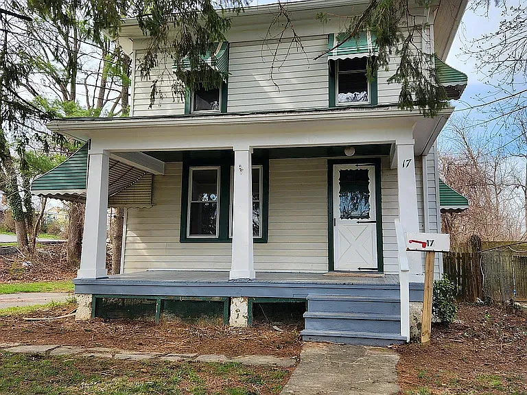 17 E Chatsworth Ave
