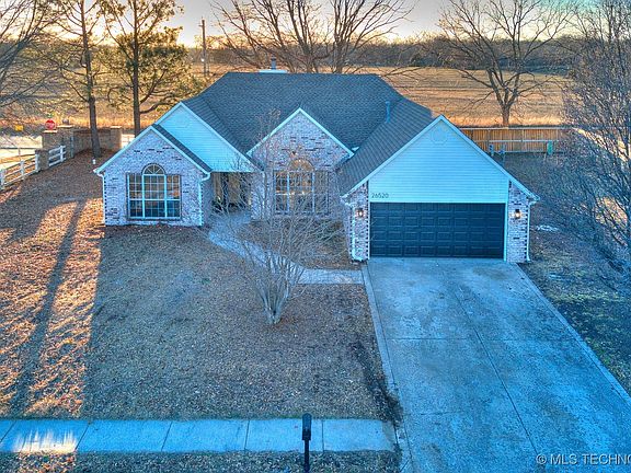 3rd image of 26520 Arrowood Dr