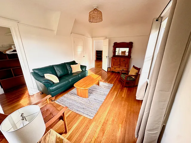 4 bed, 1.5 bath, 2100 sqft, $1,900 — Photo 4