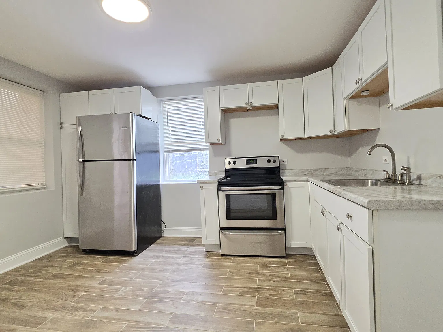 2 bed, 800 sqft, $1,750 — Photo 2