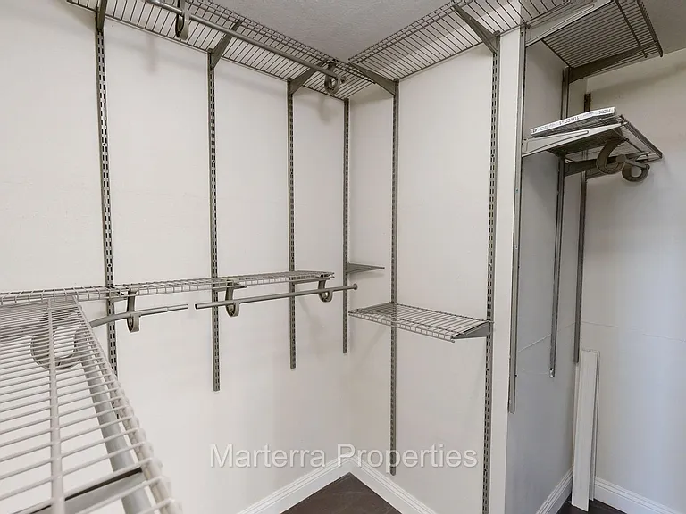 20331 Bluffside Cir #221 — Photo 13