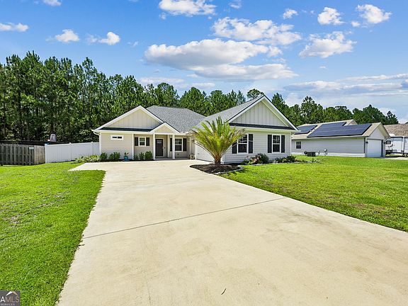 5th image of 611 Victorias Circle St