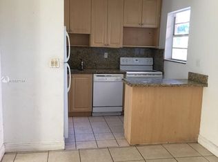110 SE 2nd St APT 202, Hallandale, FL 33009