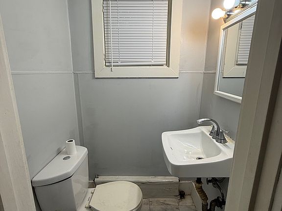 2nd image of 307 W 18th St APT 1