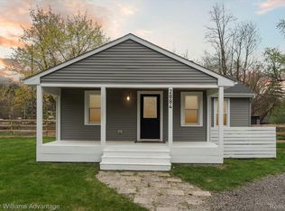 2884 Motorists Dr, Highland, MI 48356