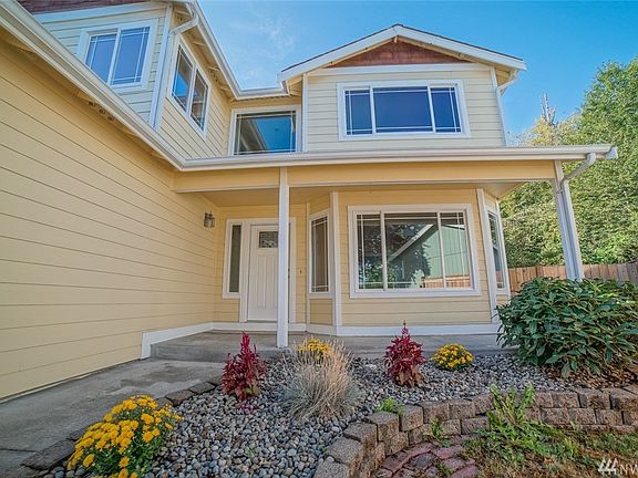 4th image of 18224 11th Avenue Ct E