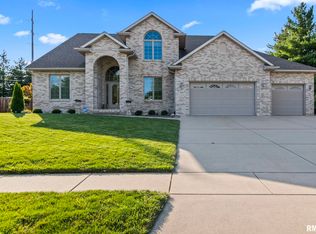 613 Silver Spring Dr, Springfield, IL 62702