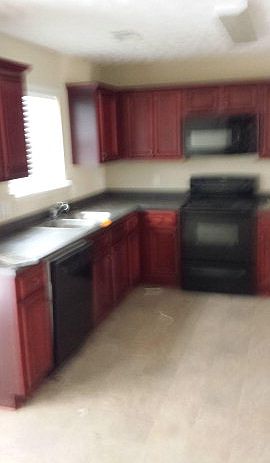 2nd image of 137 Wynne St #142