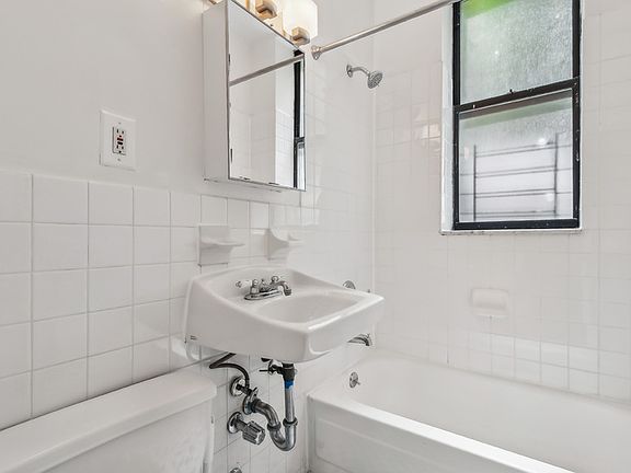 5th image of 514 E 88th St APT 1C
