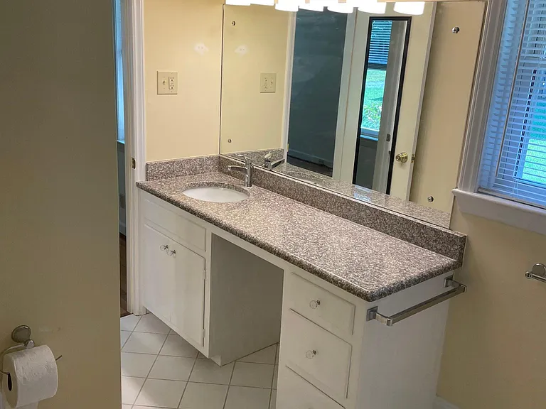 1723 Homestead Rd — Photo 7
