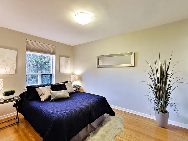 14 Chatsworth Dr #410 — Photo 16