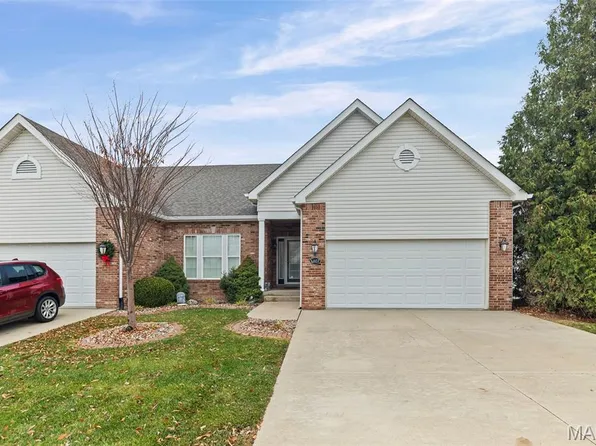 6807 Kensington Dr, Maryville, IL 62062