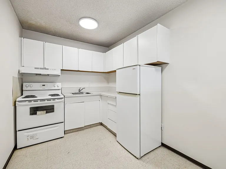 510 58th Ave SW #302 — Photo 7