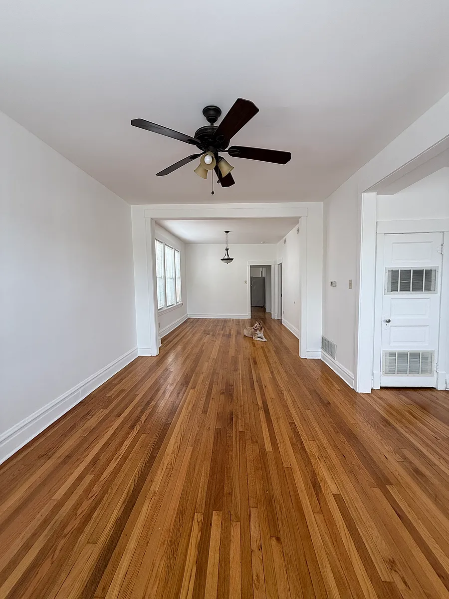Building Photo - 2-3960 N Elston Ave #2