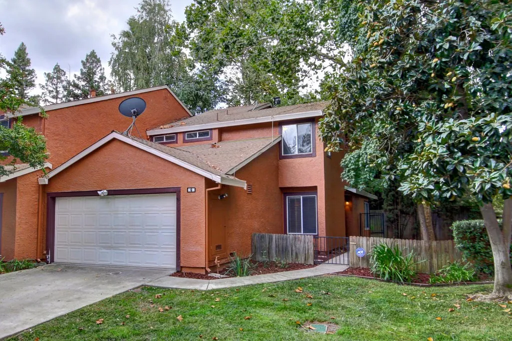 2698 Decker Way photo 1