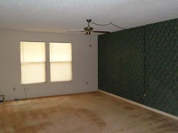 5th image of 184 SW Crescent St