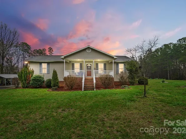 1048 Allison St, Oakboro, NC 28129