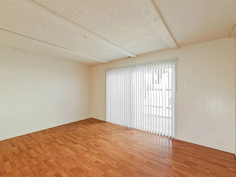 48 Lark Center Dr — Photo 9