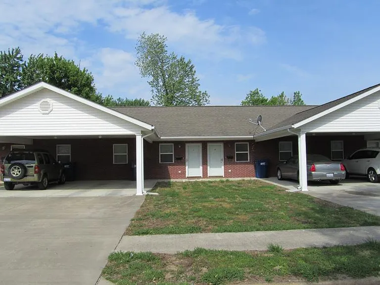 308 S Bentley St — Photo 2