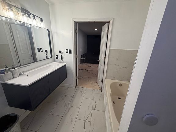 2nd image of 4098 Housers Mill Rd