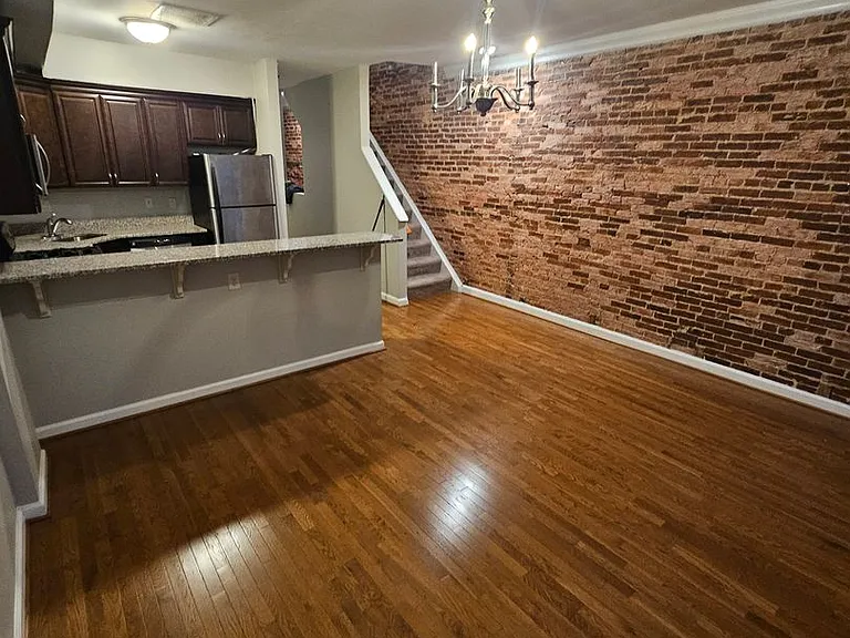 1806 N Calvert St — Photo 4