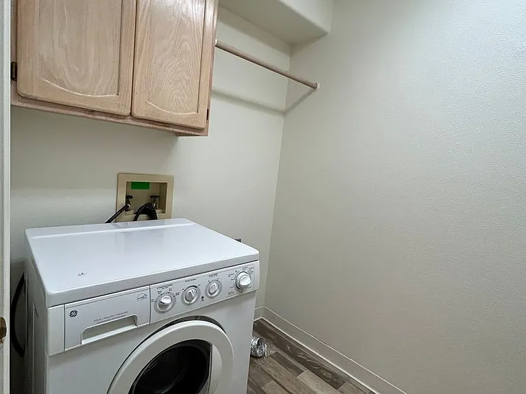 411 N Edgewood Ln — Photo 22