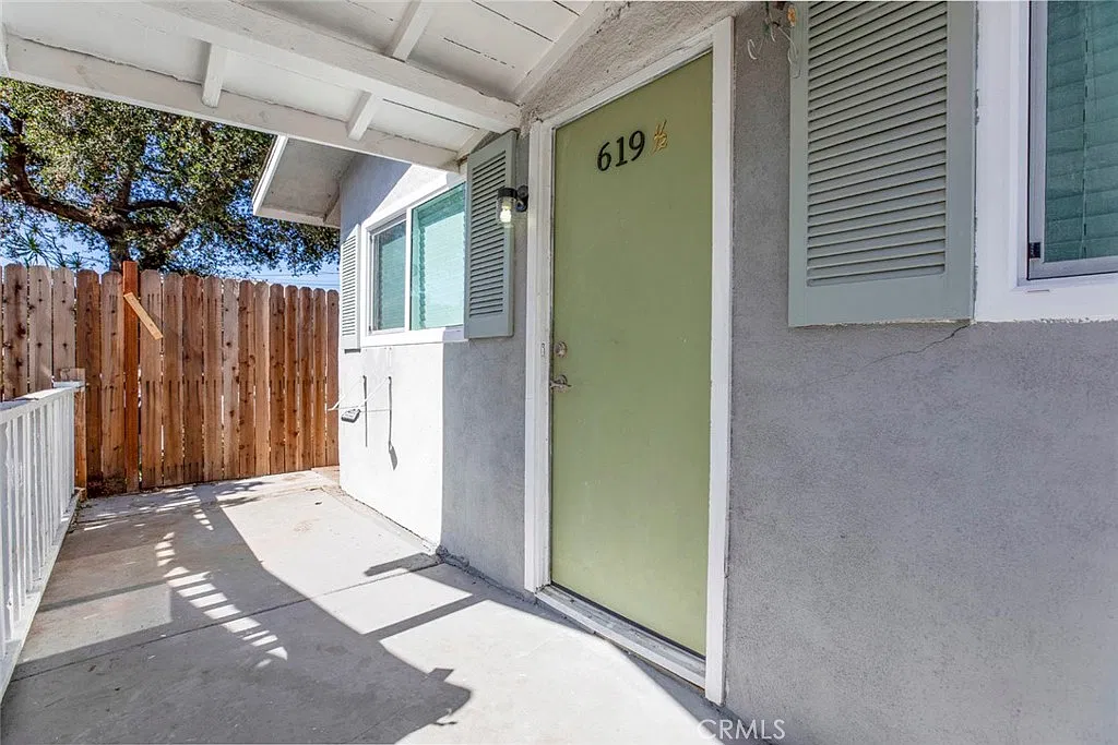2 bed, 900 sqft, $2,950 — Photo 2