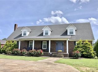 405 Robins St, Lawrenceburg, TN 38464