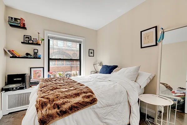 Rented by REAL New York | media 25