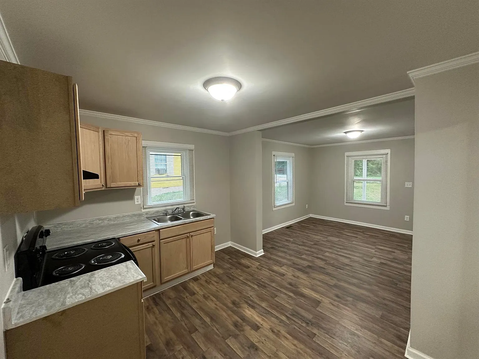 416 Airline Ave — Photo 4
