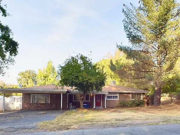 49701 Canoga Dr, Oakhurst, CA 93644
