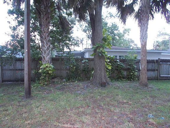 5th image of 1637 Selma Ave