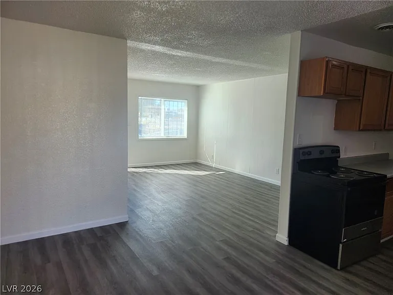 2700 Basswood Ave — Photo 5