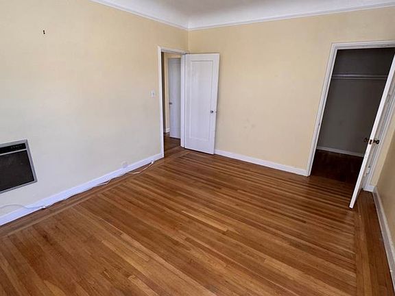 3rd image of 3555 Broderick St