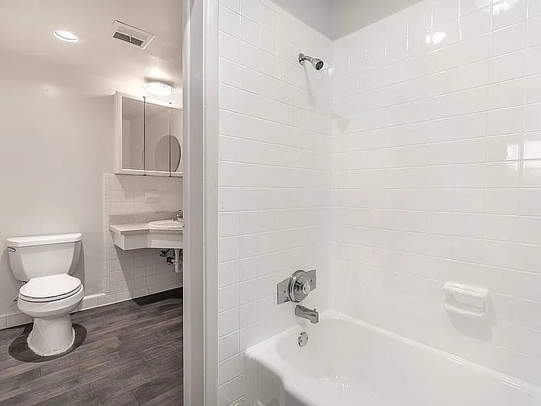 950 Sq. Ft. Bathroom - Resized