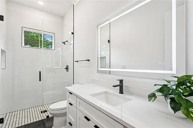 7220 The Woods Ave — Photo 17