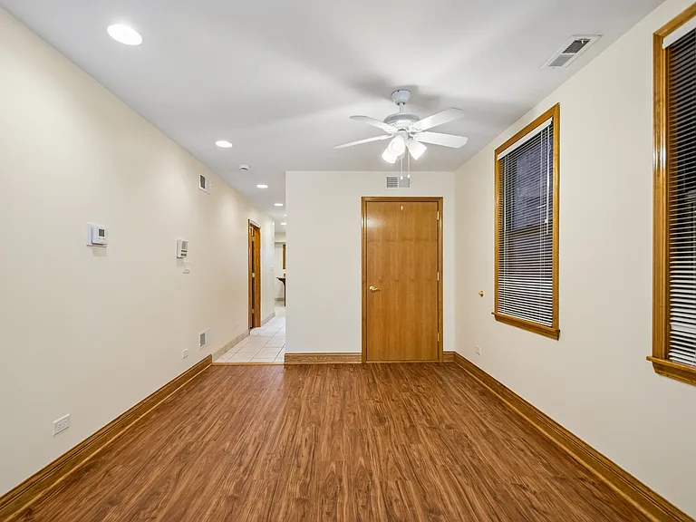 1354 W George St #1 — Photo 7