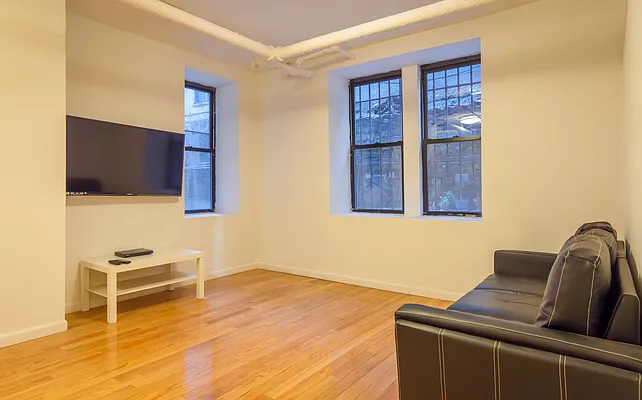 Rented by Bold New York | media 14
