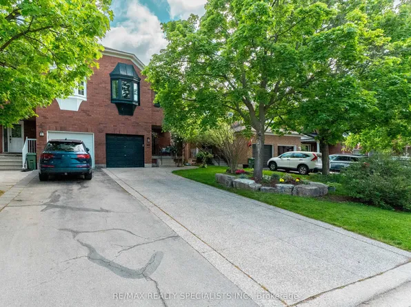 46 Harnesworth Cres, Hamilton, ON L8B 0J3