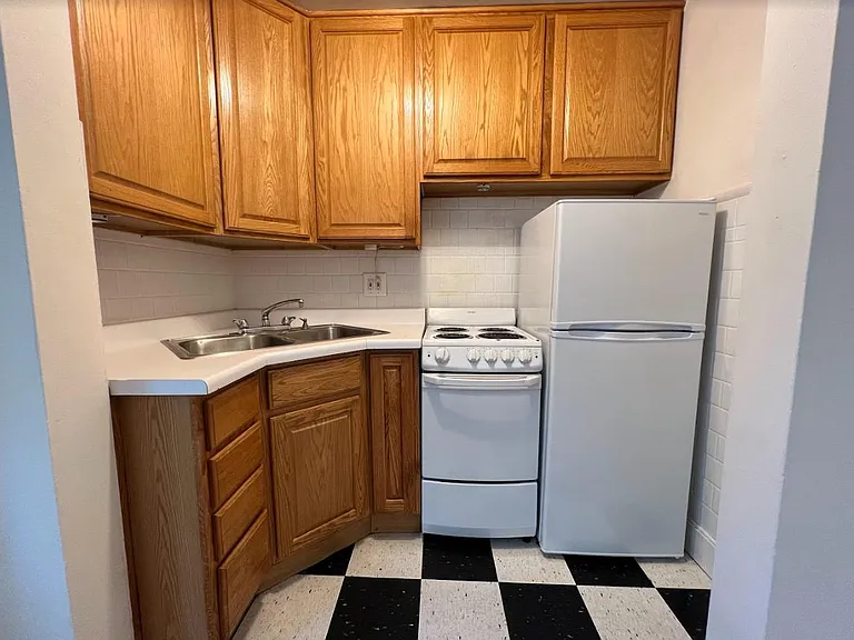 5802 N Kenmore Ave #1C — Photo 2