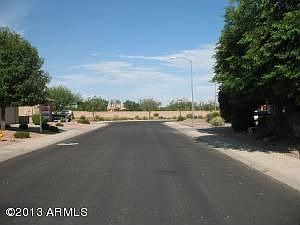 2nd image of 17437 W Crocus Dr
