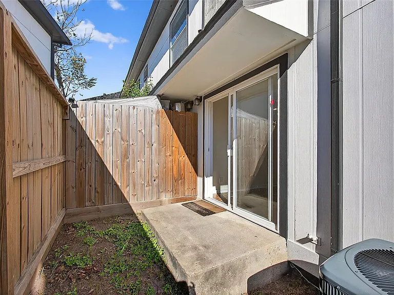 1221 Cedar Post Ln #1B — Photo 22