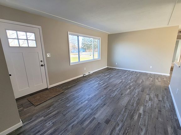 4th image of 842 Pennys Dr