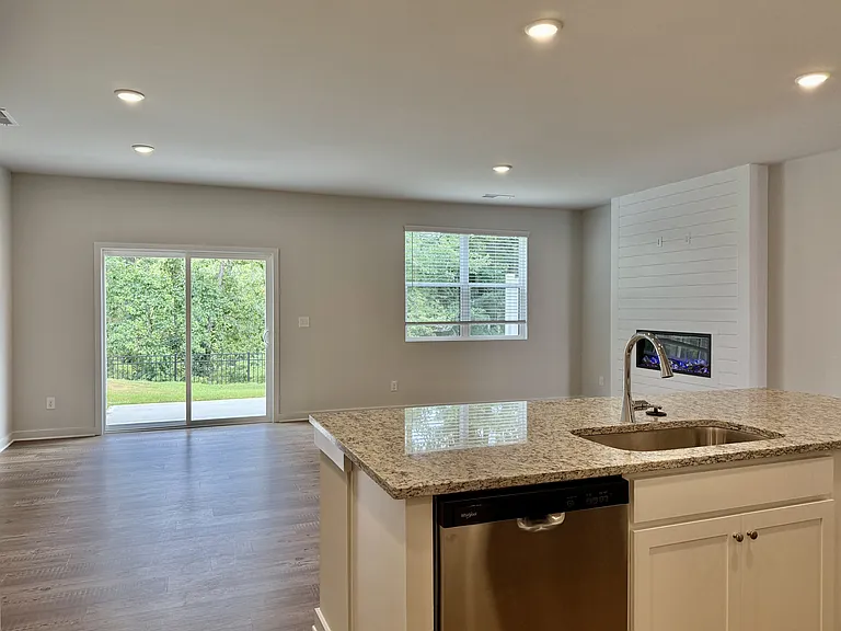 1004 Sutherland Ln #1 — Photo 6