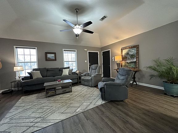 2nd image of 3004 N Woodland Elm Cv