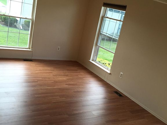 3rd image of 35511 Turner Dr