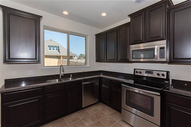 2nd image of 1713 Oak Glen Dr