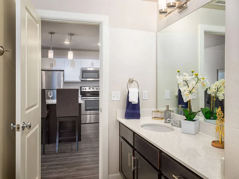 The Ridge Apartments — Photo 18