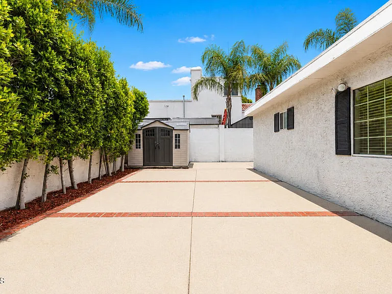 7845 Hillrose St — Photo 4